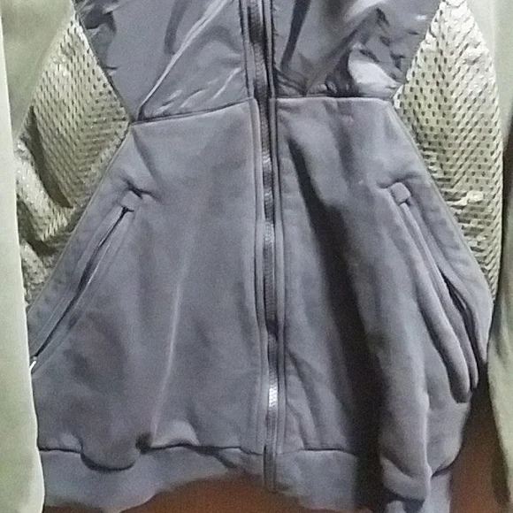 Men's Adidas hooded jacket - Picture 4 of 11